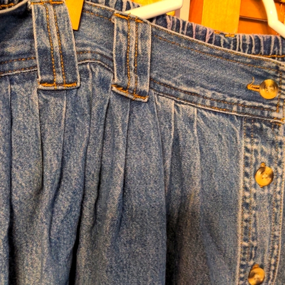 🌼 Denim Skirt PRICE DROP 🌼 - Picture 3 of 7